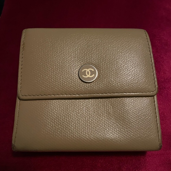Chanel beige Caviar leather CC logo Trifold wallet. Made in Italy . - Picture 2 of 10